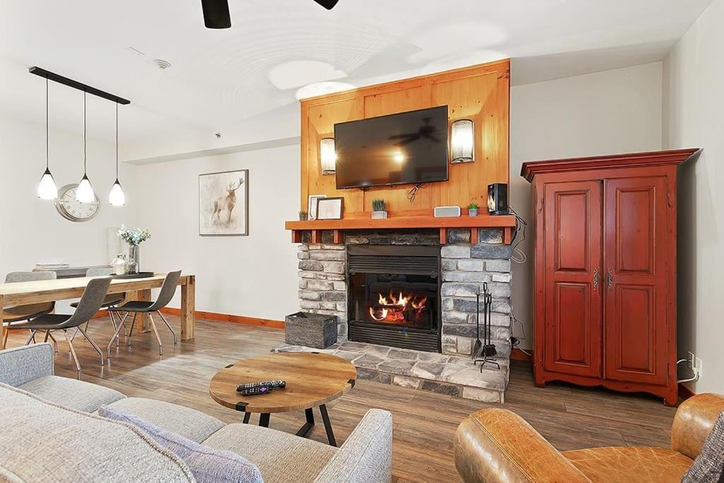 Les Eaux 225-1 By Escapades Tremblant Apartman Mont-Tremblant Kültér fotó